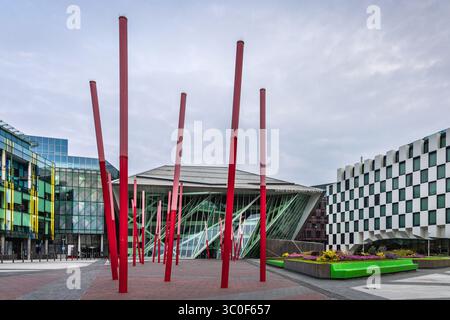 Grand Canal Square und Bord gais Energy Theatre in den docklands von Dublin, Irland Stockfoto