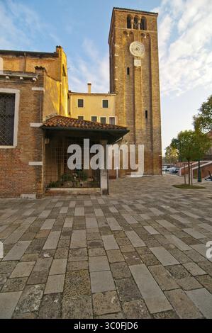 Essen, Venedig Italien San Nicolo dei mendicoli seltenes veneto-byzantinisches Baubeispiel aus dem 13. Jahrhundert Stockfoto