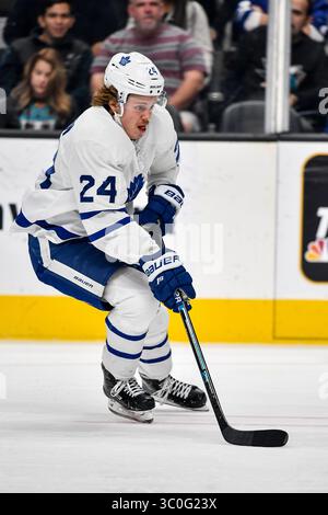 15. November 2018: Toronto Maple tritt im SAP Center in San Jose, Kalifornien, bei dem NHL-Spiel zwischen den Toronto Maple Leafs und den San Jose Sharks als Stürmer Kasperi Kapanen (24) hervor. Chris Brown/CSM(Kreditbild: &Copy; Chris Brown/CSM via ZUMA Wire) Stockfoto