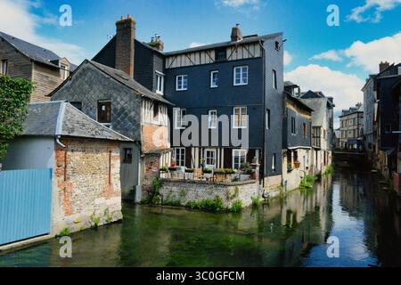 Pont-Audemer, la Venise normande : Le Bras sud de la Risle Stockfoto