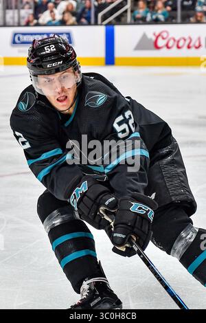 23. November 2018: Das San Jose Sharks Center Lukas Radil (52) spielt während des NHL-Spiels zwischen den Vancouver Canucks und den San Jose Sharks im SAP Center in San Jose, Kalifornien. Chris Brown/CSM(Kreditbild: &Copy; Chris Brown/CSM via ZUMA Wire) Stockfoto