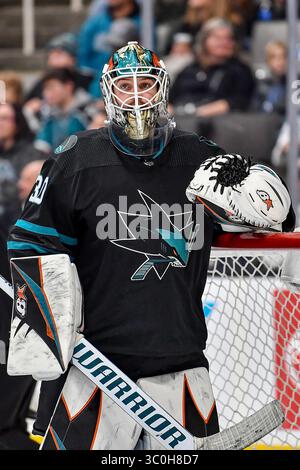 23. November 2018: Der Torhüter Aaron Dell (30) der San Jose Sharks hatte einen festen Treffer im NHL-Spiel zwischen den Vancouver Canucks und den San Jose Sharks im SAP Center in San Jose, Kalifornien. Chris Brown/CSM(Kreditbild: &Copy; Chris Brown/CSM via ZUMA Wire) Stockfoto