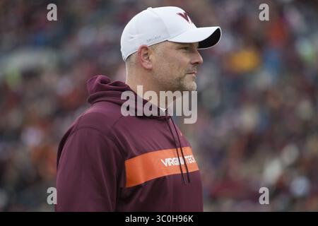 23. November 2018: Blacksburg, Virginia, USA - Virginia Tech Hokies-Cheftrainer Justin Fuente während der Zeremonien des Senior Day vor dem Spiel gegen die Virginia Cavaliers am 23. November 2018. (Kreditbild: © Greg Atkins/ZUMA Wire) Stockfoto