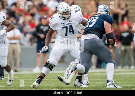 24. November 2018: Tony Barnett (74) im 1. Quartal eines NCAA-Fußballspiels zwischen den Old Dominion Monarchs und den Rice Owls im Rice Stadium in Houston, Texas. Rice gewann das Spiel 27 zu 13...Trask Smith/CSM(Credit Image: &Copy; Trask Smith/CSM via ZUMA Wire) Stockfoto