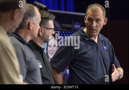 25. November 2018 – Pasadena, CA, USA – Thomas Zurbuchen, Associate Administrator des NASA Science Mission Directorate, spricht über Mars Insight Probe während eines Social Media Briefings im Mission Support Area des Jet Propulsion Laboratory am 25. November 2018 in Pasadena, Kalifornien. Insight, ist ein Mars-Lander, das den inneren Raum des Mars erforschen soll und am 26. November auf dem Roten Planeten landet. (Kreditbild: © Bill Ingalls via ZUMA Wire) Stockfoto