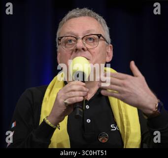 25. November 2018 – Pasadena, CA, USA – Philippe Laudet, SEIS-Projektmanager, französische Raumfahrtbehörde, spricht während eines Briefings über Mars Insight im Bereich Mission Support des Jet Propulsion Laboratory am 25. November 2018 in Pasadena, Kalifornien. Insight, ist ein Mars-Lander, das den inneren Raum des Mars erforschen soll und am 26. November auf dem Roten Planeten landet. (Kreditbild: © Bill Ingalls via ZUMA Wire) Stockfoto