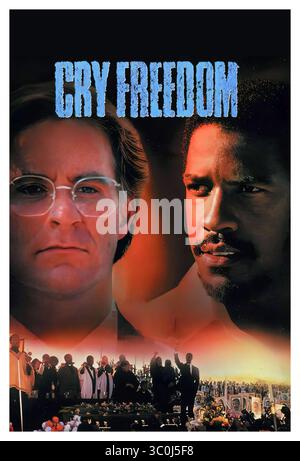 DENZEL WASHINGTON und KEVIN KLINE in CRY FREEDOM (1987) unter der Regie von RICHARD ATTENBOROUGH. Quelle: MARMOR ARCH PRODS/UNIVERSAL/Album Stockfoto