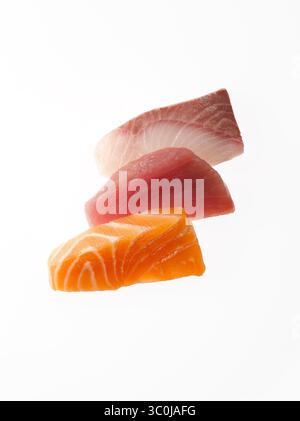 Mai 2012 – New York, New York, USA – drei Scheiben roher Thunfisch, Lachs und Gelbschwanz für Sashimi (Foto: © Novo Images/Glasshouse Via ZUMA Wire) Stockfoto