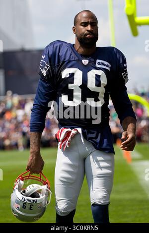 4. Dezember 2018 - AKTE - der ehemalige Seattle Seahawks Cornerback Brandon Browner wurde zu acht Jahren Gefängnis verurteilt, nachdem er sich des versuchten Mordes schuldig erklärt hatte. Browner, 34 Jahre alt, wurde im Juli wegen eines Vorfalls in La Verne, Kalifornien, angeklagt, unter anderem Raub, Einbruch und falsche Gefängnisverbrechen sowie zwei Vergehen wegen Kindergefährdung. Im Bild: 26. Juli 2014 – Massachusetts – New England Patriot Brandon Browner (39) verlässt das Feld während des NFL-Trainingslagers im Gillette Stadium. (Kreditbild: © Anthony Nesmith/Cal Sport Media/ZUMAPRESS.com) Stockfoto