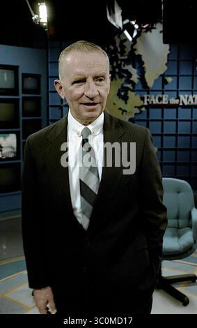 April 1992 – Washington, District of Columbia, Vereinigte Staaten – Washington, DC., USA, 4. April 1992.Präsidentschaftskandidat H. Ross Perot tritt in der CBS Sunday Morning Talkshow „Face the Nation“ auf (Foto: © Mark Reinstein/ZUMA Wire) Stockfoto
