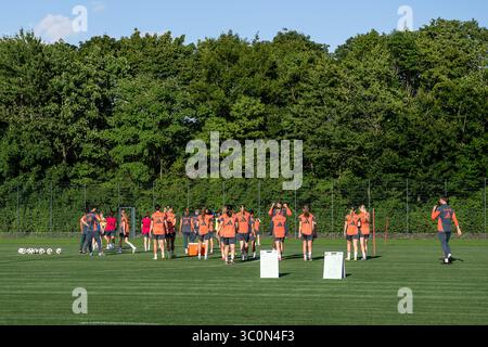 München, Deutschland. Juli 2025. Trainingsuebung FC Bayern München Frauen, Fussball, Google Pixel Frauen-Bundesliga, Trainingseinheit, Saison 2025/2026, 21.07.2025. (DFL-DFB-VORSCHRIFTEN VERBIETEN JEDE VERWENDUNG VON FOTOGRAFIEN ALS BILDSEQUENZEN UND/ODER QUASI-VIDEO). Foto: Eibner-Pressefoto/Heike feiner Credit: dpa/Alamy Live News Stockfoto