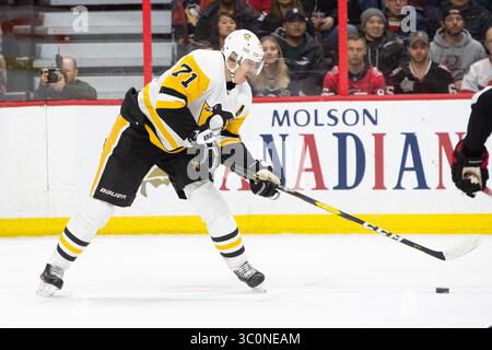 8. Dezember 2018: Das Pittsburgh Penguins Center Evgeni Malkin (71) bereitet sich darauf vor, während des NHL-Spiels zwischen den Pittsburgh Penguins und Ottawa Senators im Canadian Tire Centre in Ottawa, Kanada, einen Schuss zu schießen. Daniel Lea/CSM (Kreditbild: &Copy; Daniel Lea/CSM via ZUMA Wire) Stockfoto