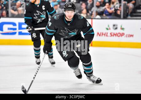 13. Dezember 2018: Marc-Edouard Vlasic, Verteidiger der San Jose Sharks (44), der während des NHL-Spiels zwischen den Dallas Stars und den San Jose Sharks im SAP Center in San Jose, Kalifornien, aktiv wurde. Chris Brown/CSM(Kreditbild: &Copy; Chris Brown/CSM via ZUMA Wire) Stockfoto