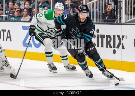 13. Dezember 2018: Barclay Goodrow (23) spielt den Puck während des NHL-Spiels zwischen den Dallas Stars und den San Jose Sharks im SAP Center in San Jose, Kalifornien. Chris Brown/CSM(Kreditbild: &Copy; Chris Brown/CSM via ZUMA Wire) Stockfoto
