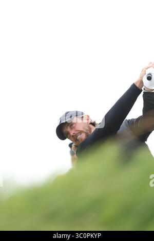 Der englische Tommy Fleetwood am 1. Tag der British Open Golf Championships 2025 im Royal Portrush Golf Club in Portrush, Nordirland, am 17. Juli 2025. (Foto: Koji Aoki/AFLO SPORT) Stockfoto