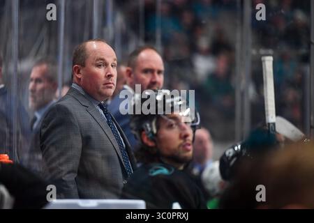13. Dezember 2018: Peter DeBoer, Head Coach der San Jose Sharks, sieht beim NHL-Spiel zwischen den Dallas Stars und den San Jose Sharks im SAP Center in San Jose, Kalifornien. Chris Brown/CSM(Kreditbild: &Copy; Chris Brown/CSM via ZUMA Wire) Stockfoto
