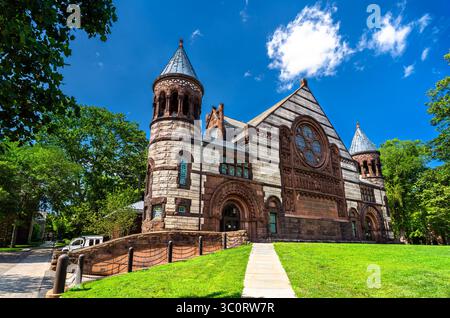Alexander Hall wurde 1894 im romanischen Stil Richardsonian auf dem Campus der Princeton University in New Jersey erbaut Stockfoto