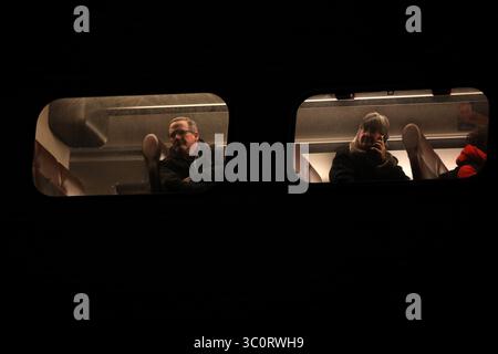 17. Dezember 2018 – Chicago, IL, USA – Szene am South Shore 103rd Street Rosemoor, wo zwei Polizisten des Chicago Police Department von einem Zug getötet wurden, während sie einen Schussruf am Montag, den 17. Dezember 2018, durchsuchten. (Bild: © E. Jason Wambsgans/Chicago Tribune/TNS via ZUMA Wire) Stockfoto