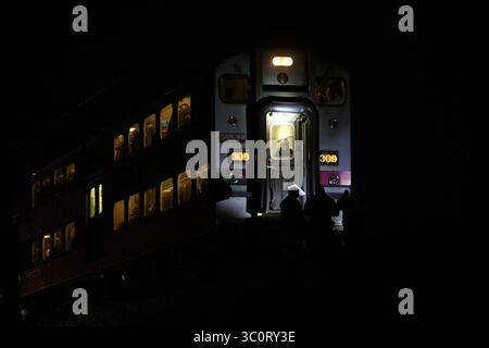 17. Dezember 2018 – Chicago, Illinois, USA – die Haltestelle South Shore 103rd Street Rosemoor, wo zwei Chicagoer Offiziere von einem Zug getötet wurden, während sie einen Schussruf am Montag, den 17. Dezember 2018, durchsuchten. (Bild: © E. Jason Wambsgans/Chicago Tribune/TNS via ZUMA Wire) Stockfoto