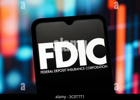 In dieser Abbildung wird das FDIC-Logo (Federal Deposit Insurance Corporation) auf einem Smartphone-Bildschirm angezeigt. (Foto von Thomas Fuller / SOPA Images/SIPA USA) *** ausschließlich für redaktionelle Nachrichtenzwecke *** Stockfoto