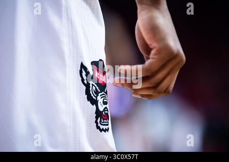 North Carolina State Wolfpack Hosen während des NCAA College Basketballspiels zwischen den USC Upstate Spartans und dem NC State Wolfpack in der PNC Arena am Samstag, den 22. Dezember 2018 in Raleigh, NC. Jacob Kupferman/CSM(Kreditbild: &Copy; Jacob Kupferman/CSM via ZUMA Wire) Stockfoto