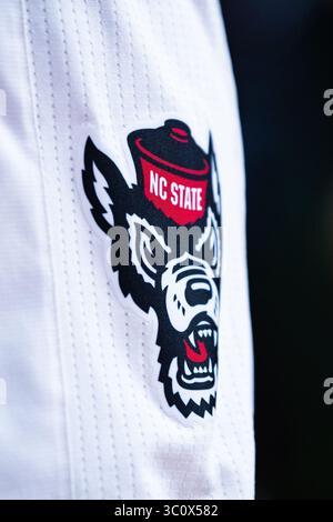 North Carolina State Wolfpack Hosen während des NCAA College Basketballspiels zwischen den USC Upstate Spartans und dem NC State Wolfpack in der PNC Arena am Samstag, den 22. Dezember 2018 in Raleigh, NC. Jacob Kupferman/CSM(Kreditbild: &Copy; Jacob Kupferman/CSM via ZUMA Wire) Stockfoto