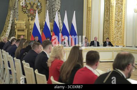 27. Dezember 2018 – Moskau, Russland – der russische Präsident Wladimir Putin veranstaltet am 27. Dezember 2018 in Moskau eine Sitzung des Staatsrats über die Entwicklung der Freiwilligenbewegung und gemeinnütziger Organisationen im Thronsaal des Großen Kreml-Palastes. (Foto: © Alexei Druzhinin Via ZUMA Wire) Stockfoto