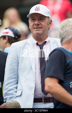 FLUSHING NY - AUGUST 30: Schauspieler Kevin Spacey, Tag sechs der US Open 2014 im USTA Billie Jean King National Tennis Center am 30. August 2014 im Stadtteil Flushing des Queens Borough von New York City. (Kreditbild: © SMG via ZUMA Wire) Stockfoto