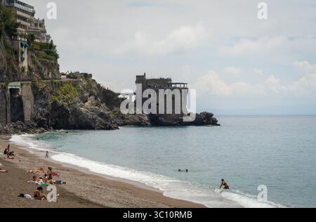 Minori, kleine Stadt an der Amalfiküste in Italien, Salerno in der Region Kampanien an einem Sommertag Stockfoto
