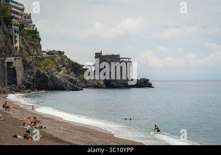 Minori, kleine Stadt an der Amalfiküste in Italien, Salerno in der Region Kampanien an einem Sommertag Stockfoto