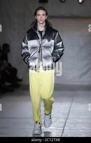 Jon Richmond Fashion SwowMFW Herren Herbst Winter 2019-20, Mailand, Italien, 12. Januar 2019 (Bild: © Canio Romaniello/Soevermedia Via ZUMA Press) Stockfoto