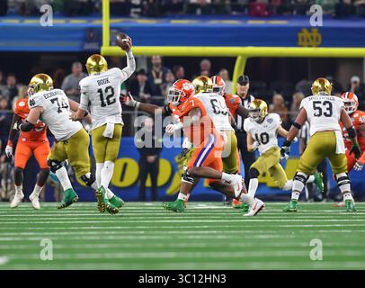 29. Dezember 2018 Arlington, TX...Clemson Defensive End, Austin Bryant (7), in Aktion beim NCAA Football Cotton Bowl zwischen den Clemson Tigers und den Notre Dame Fighting Irish im AT&T Stadium in Arlington, TX. (Absoluter vollständiger Fotograf & Firmenkredit: Joe Calomeni / MarinMedia.org / Cal Sport Media)(Kreditbild: &Copy; Joe Calomeni / Marinmedia.Org //CSM via ZUMA Wire) Stockfoto