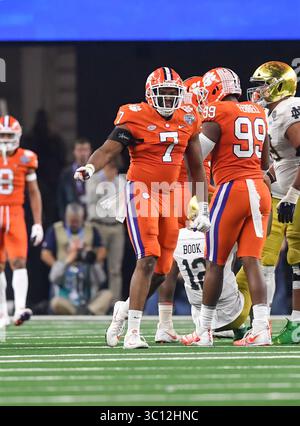 29. Dezember 2018 Arlington, TX...Clemson Defensive End, Austin Bryant (7), in Aktion beim NCAA Football Cotton Bowl zwischen den Clemson Tigers und den Notre Dame Fighting Irish im AT&T Stadium in Arlington, TX. (Absoluter vollständiger Fotograf & Firmenkredit: Joe Calomeni / MarinMedia.org / Cal Sport Media)(Kreditbild: &Copy; Joe Calomeni / Marinmedia.Org //CSM via ZUMA Wire) Stockfoto