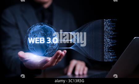 WEB 3,0-Technologiekonzept. Geschäftsmann Hand zeigt futuristische Internet 3,0 Verbindung virtuelle Realität. Big Data mit künstlicher KI, Web Stockfoto