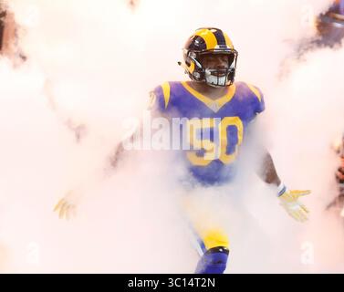 Am 12. Januar 2019 laufen die Los Angeles Rams vor dem Linebacker Samson Ebukam #50 auf das Feld, bevor das NFC Divisional Round Playoff Spiel zwischen den Los Angeles Rams und den Dallas Cowboys im Los Angeles Coliseum in Los Angeles, Kalifornien, stattfindet. Charles Baus/CSM.(Kreditbild: &Copy; Charles Baus/CSM via ZUMA Wire) Stockfoto