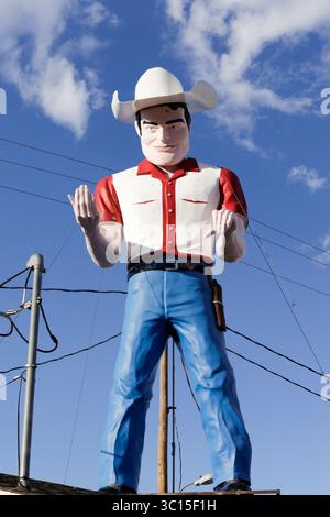 Gallup, New Mexico. Der riesige Cowboy-Schalldämpfer auf der Route 66 Stockfoto