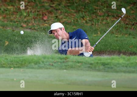 19. Januar 2019: Singapur: Paul Casey aus England spielt in der dritten Runde der Singapore Open auf dem Serapong-Golfplatz Sentosa Golf Club einen Schuss auf das 17. Loch. (Bild: © Paul Miller/ZUMA Wire) Stockfoto