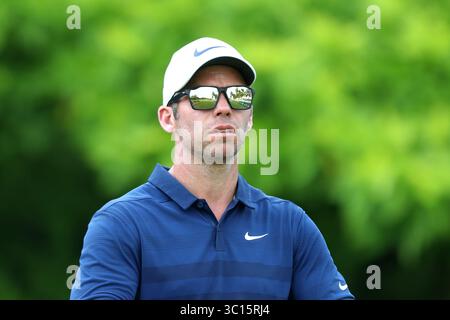 19. Januar 2019 - Singapur - Paul Casey aus England blickt während der dritten Runde der Singapore Open auf dem Serapong Course, dem Sentosa Golf Club, über das Fairway auf dem 14. Loch. (Bild: © Paul Miller/ZUMA Wire) Stockfoto