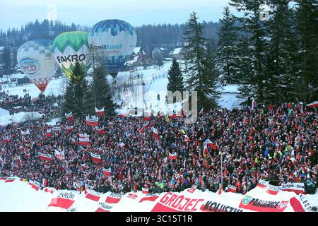 19. Januar 2019: Zakopane, Polen - polnische Fans beim Mannschaftswettbewerb der FIS Skispringen-Weltmeisterschaft in Zakopane. (Foto: © Damian Klamka/ZUMA Wire) Stockfoto