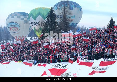 19. Januar 2019: Zakopane, Polen - polnische Fans beim Mannschaftswettbewerb der FIS Skispringen-Weltmeisterschaft in Zakopane. (Foto: © Damian Klamka/ZUMA Wire) Stockfoto
