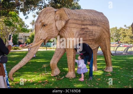 Die Great Elephant Migration, Beverly Hills, Los Angeles, Kalifornien, Vereinigte Staaten von Amerika Stockfoto