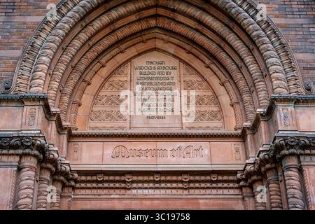 Eugene, OR, USA, 29. Mai, 2025: Jordan Schnitzer Museum of Art auf dem Campus der University of Oregon. Stockfoto