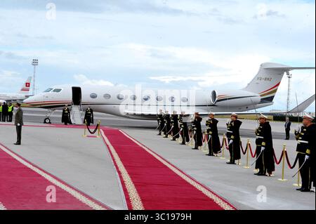 3. Februar 2019 - Tunis, Tunesien - der Privatjet des Königs ..... König Abdullah II. Von Jordanien und seine Frau Königin Rania wurden vom Präsidenten der Republik BÃ Caid Essebsi am Flughafen Tunis-Karthage empfangen und besuchten Tunesien für ein paar Stunden am Sonntag, den 3. Februar 2019. (Bild: © Chokri Mahjoub/ZUMA Wire) Stockfoto