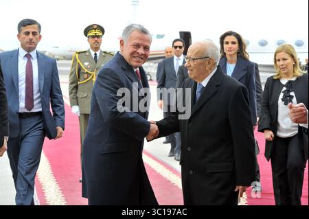 3. Februar 2019 - Tunis, Tunesien - König Abdullah II. Von Jordanien und seine Frau Königin Rania wurden vom Präsidenten der Republik BÃ Caid Essebsi am Flughafen Tunis-Karthago empfangen, der Tunesien für ein paar Stunden besucht, Sonntag, 3. Februar 2019. (Bild: © Chokri Mahjoub/ZUMA Wire) Stockfoto