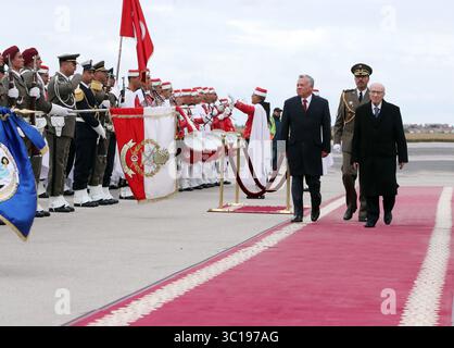 3. Februar 2019 - Tunis, Tunesien - König Abdullah II. Von Jordanien und seine Frau Königin Rania wurden vom Präsidenten der Republik BÃ Caid Essebsi am Flughafen Tunis-Karthago empfangen, der Tunesien für ein paar Stunden besucht, Sonntag, 3. Februar 2019. (Bild: © Chokri Mahjoub/ZUMA Wire) Stockfoto