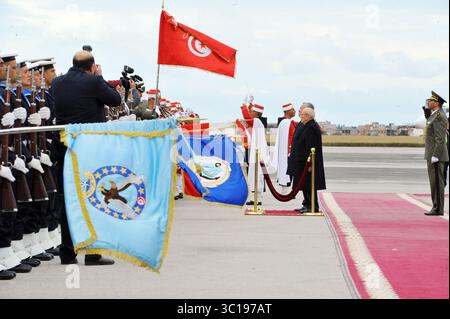 3. Februar 2019 - Tunis, Tunesien - König Abdullah II. Von Jordanien und seine Frau Königin Rania wurden vom Präsidenten der Republik BÃ Caid Essebsi am Flughafen Tunis-Karthago empfangen, der Tunesien für ein paar Stunden besucht, Sonntag, 3. Februar 2019. (Bild: © Chokri Mahjoub/ZUMA Wire) Stockfoto
