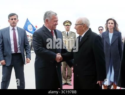 3. Februar 2019 - Tunis, Tunesien - König Abdullah II. Von Jordanien und seine Frau Königin Rania wurden vom Präsidenten der Republik BÃ Caid Essebsi am Flughafen Tunis-Karthago empfangen, der Tunesien für ein paar Stunden besucht, Sonntag, 3. Februar 2019. (Bild: © Chokri Mahjoub/ZUMA Wire) Stockfoto