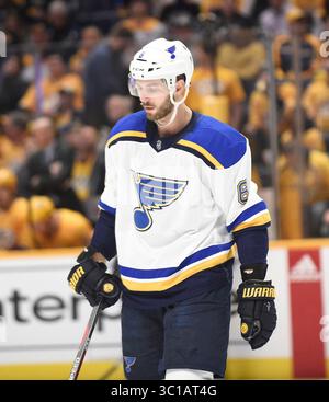 10. Februar 2019; St. Louis Blues Verteidiger Joel Edmundson (6) gegen die Nashville Predators in der ersten Phase zwischen den St. Louis Blues und den Nashville Predators in der Bridgestone Arena in Nashville Tennessee. (Pflichtfoto: Steve Roberts/CSM)(Credit Image: &Copy; Steve Roberts/Cal Sport Media/CSM via ZUMA Wire) Stockfoto