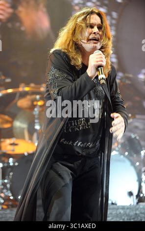 New York, USA. Dezember 2010. Dezember 2010 New York, NY Ozzy Osbourne Ozzy Osbourne Live im Madison Square Garden. © E.M./AFF-USA.COM Credit: AFF/Alamy Live News Stockfoto