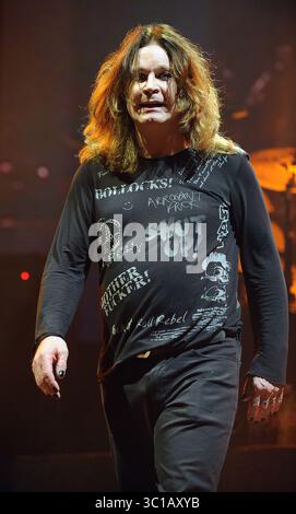 New York, USA. Dezember 2010. Dezember 2010 New York, NY Ozzy Osbourne Ozzy Osbourne Live im Madison Square Garden. © E.M./AFF-USA.COM Credit: AFF/Alamy Live News Stockfoto